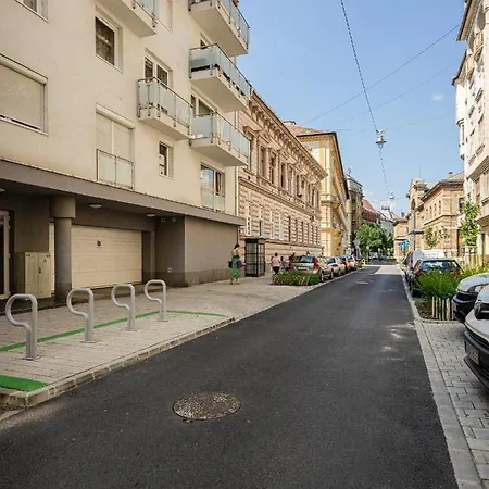 Everwood Studio With Ac Budapest Exterior photo